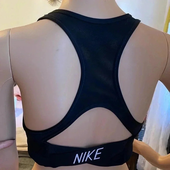 Nike athletic top - Picture 7 of 8